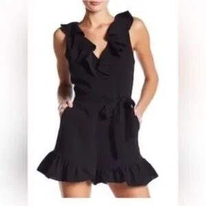 NWT Elizabeth and James Shenzie Black Sleeveless Romper Ruffle v-neck‎ Size 4